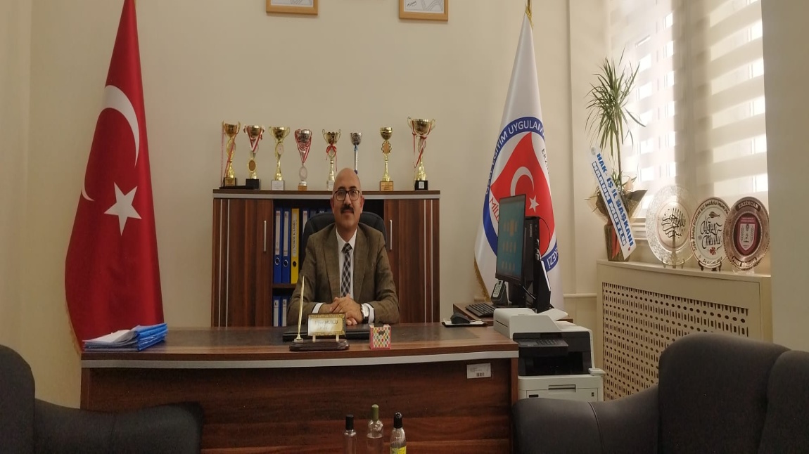 UĞUR MUTLU - OKUL MÜDÜRÜ